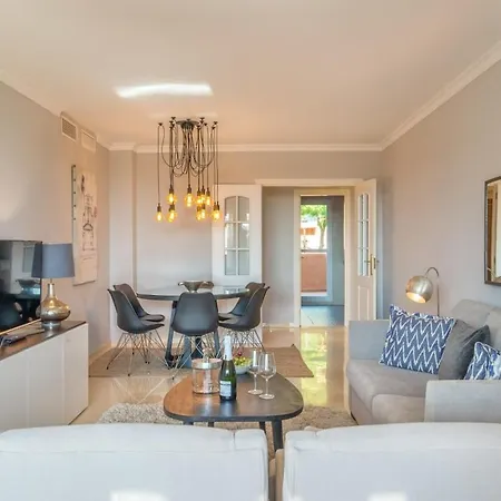 Modern 2 Bedroom With Sea View In Elviria Apartmán