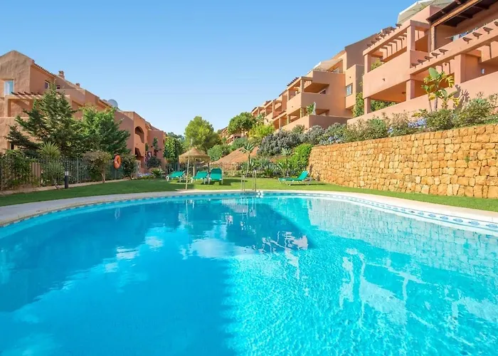 Modern 2 Bedroom With Sea View In Elviria *
