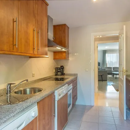 Modern 2 Bedroom With Sea View In Elviria 마르베야