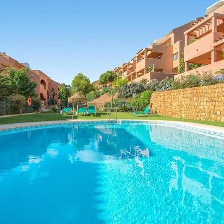 Modern 2 Bedroom With Sea View In Elviria *