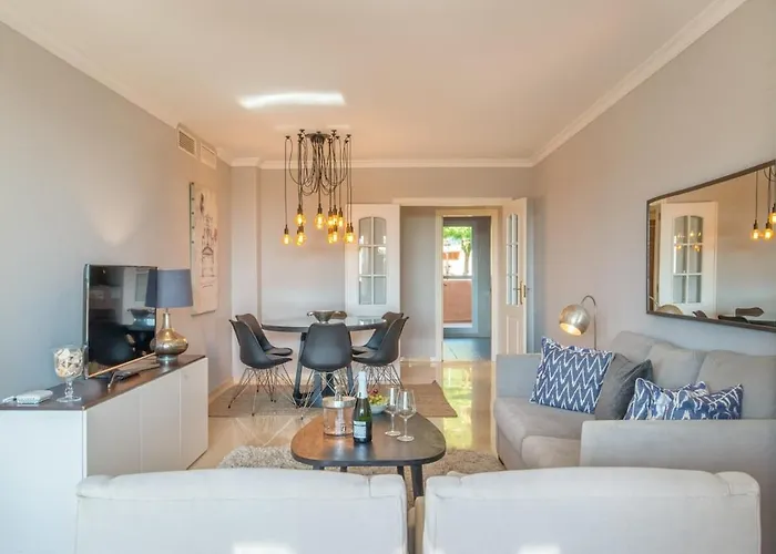 Modern 2 Bedroom With Sea View In Elviria Lejlighed